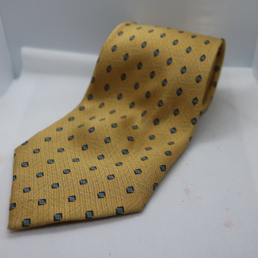 Nautica tie 100% silk 60" long